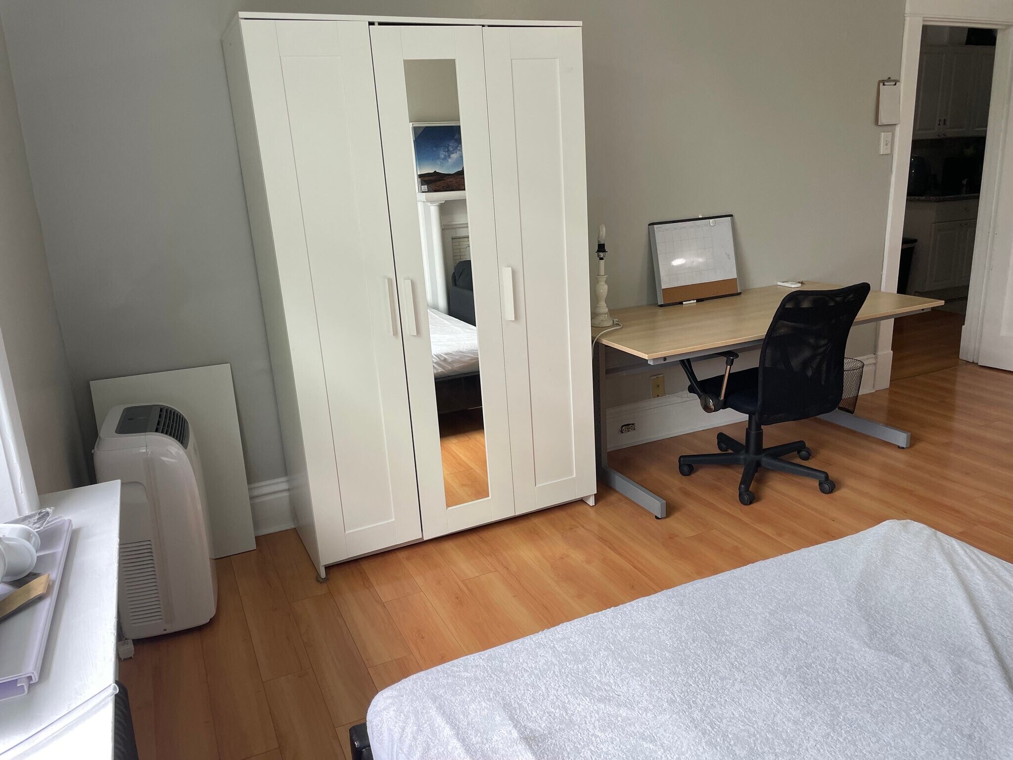 Building Photo - 746 Broughton St