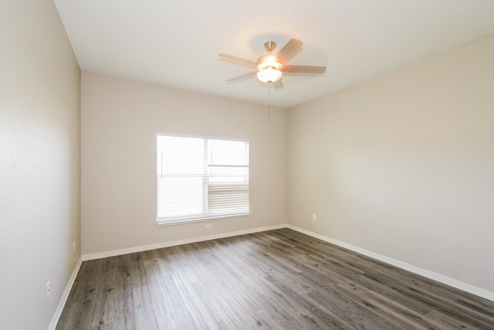 Building Photo - 748 Star Pointe Dr