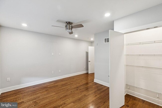 Building Photo - 814 N Uber St