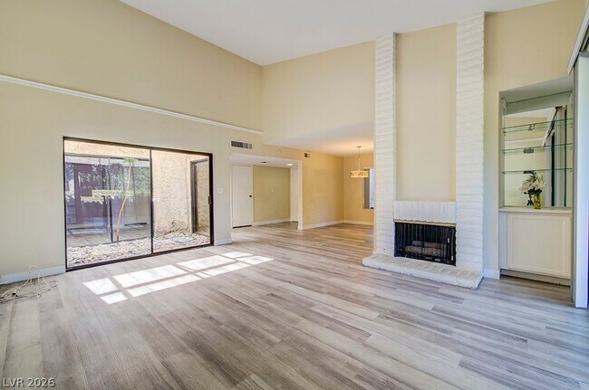 Building Photo - 2574 Pera Cir