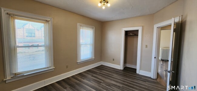 Building Photo - 52 Davis St