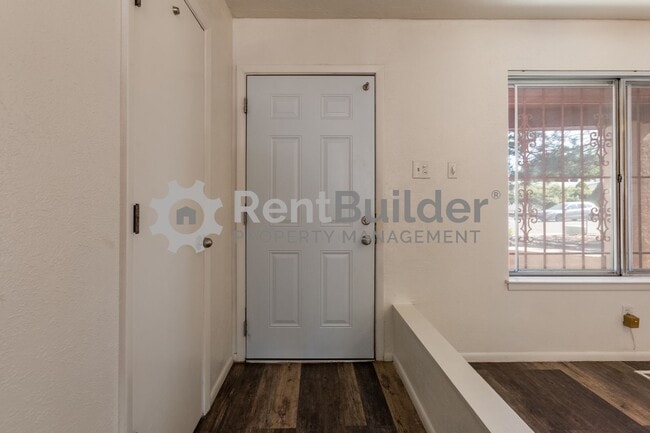 Building Photo - **WE HAVE REACHED THE APPLICATION LIMIT.  APPLY AT YOUR OWN DISCRETION