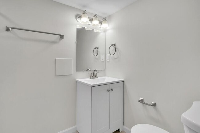 Building Photo - 4029 W Cold Spring Ln