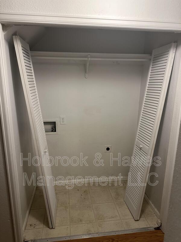 Building Photo - 4887 Basswood Dr