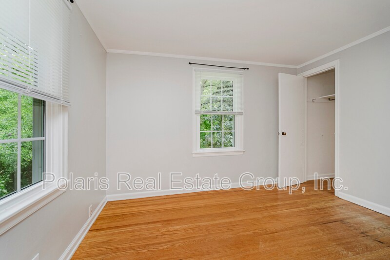 Building Photo - 4702 Rookwood Ave