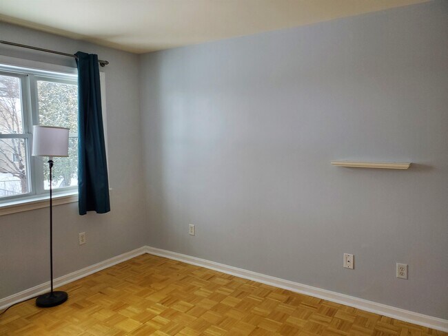 Building Photo - 220 Mascoma St