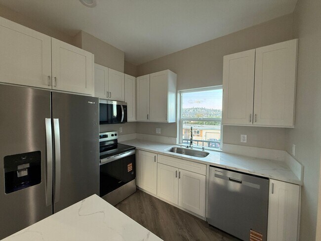 Building Photo - 4960 Rockford Dr