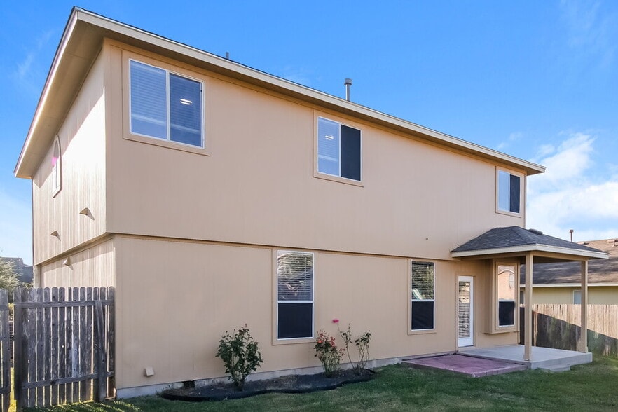 Building Photo - 233 Waterloo Dr