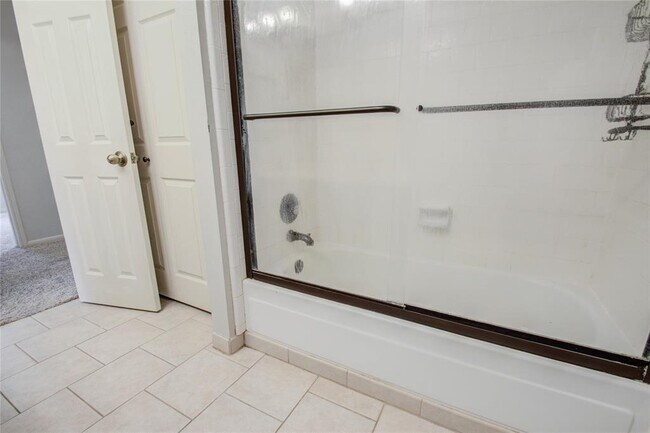Building Photo - 7803 Maple Brook Ln