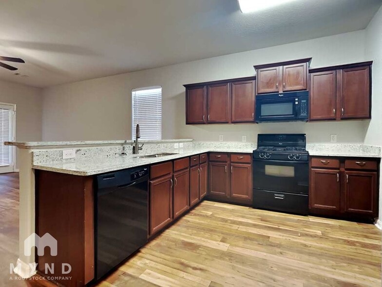 Building Photo - 306 Lazy Pine Ct