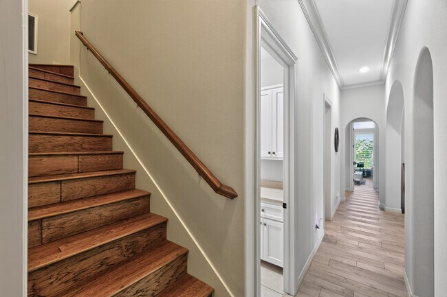 Building Photo - 31 Woodglade Way