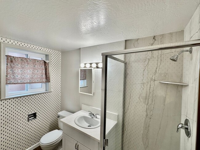 Building Photo - 112 College Way