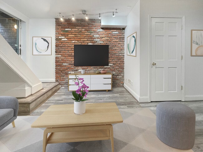 Building Photo - 1135 Olive St