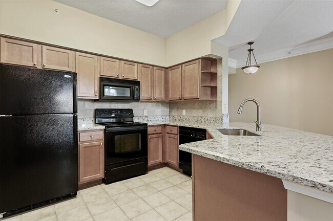 Building Photo - 9905 Baywinds Blvd