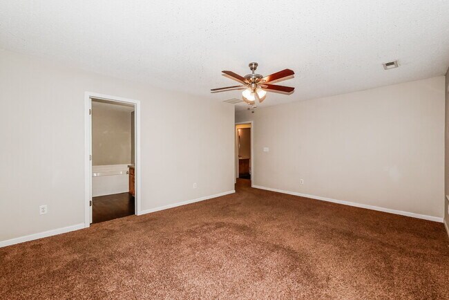 Building Photo - 15469 Fawn Meadow Dr