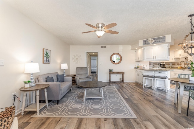 Building Photo - 4242 Pinehurst Cir