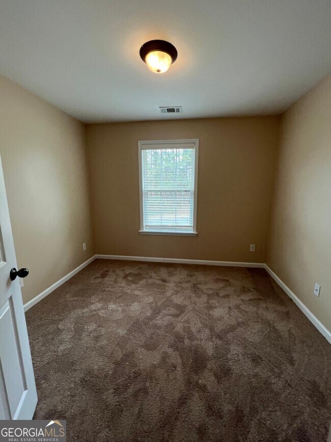 Building Photo - 1682 Northgate Mill Dr