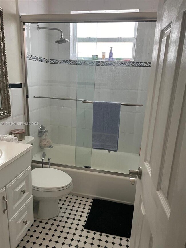 Building Photo - 2200 S Ocean Dr