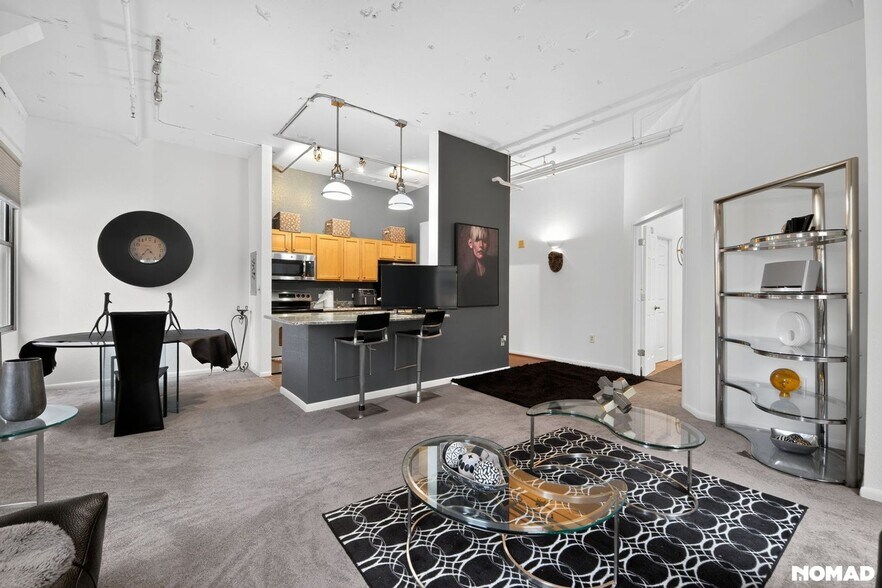 Building Photo - 444 17th St