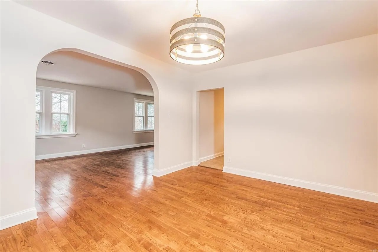 dining room, kitchen entryway - 7136 Amherst Ave