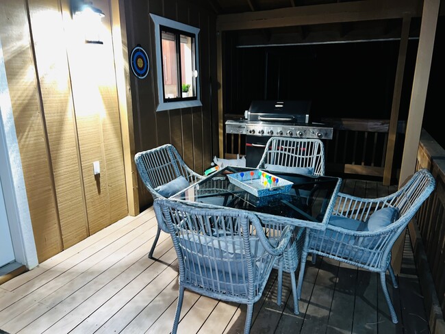 Building Photo - 17520 Bluejay Cir