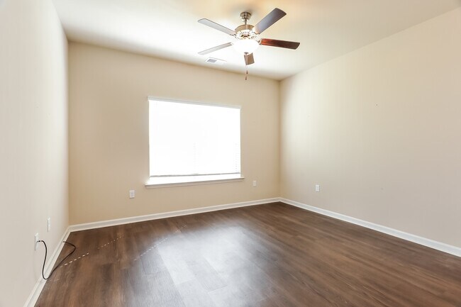 Building Photo - 8072 Hagood St