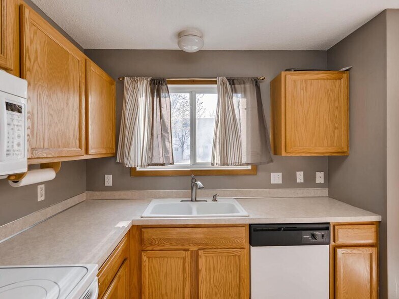 Building Photo - 15587 Flight Way