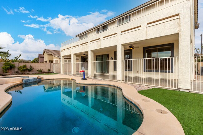 Building Photo - 14823 W Windsor Ave