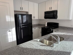 Building Photo - 9012 Red Fox Trl