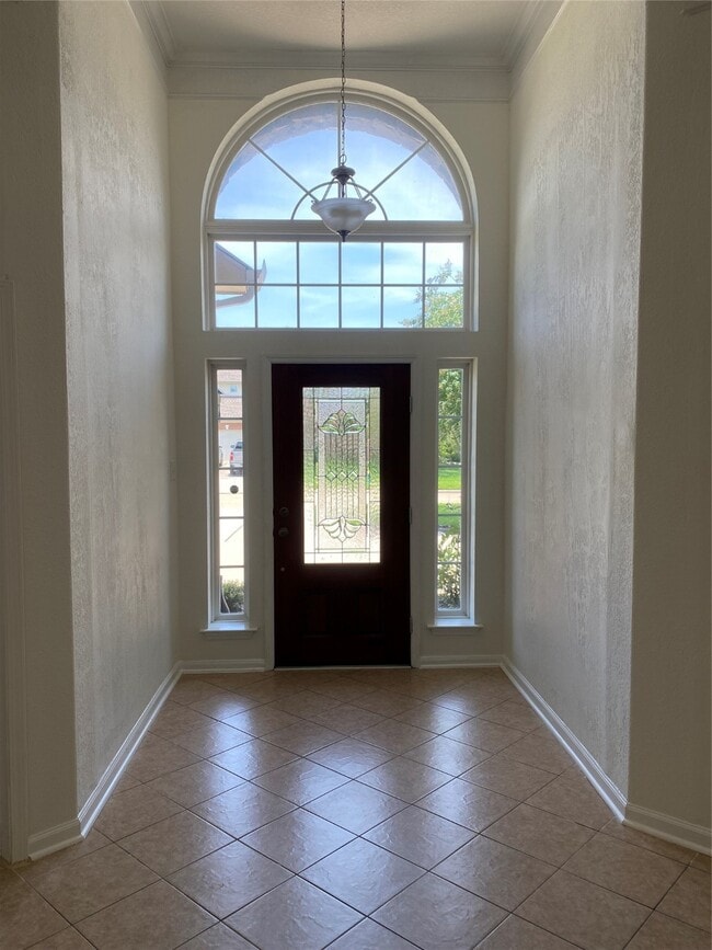 Building Photo - 9535 Empress Crossing Dr