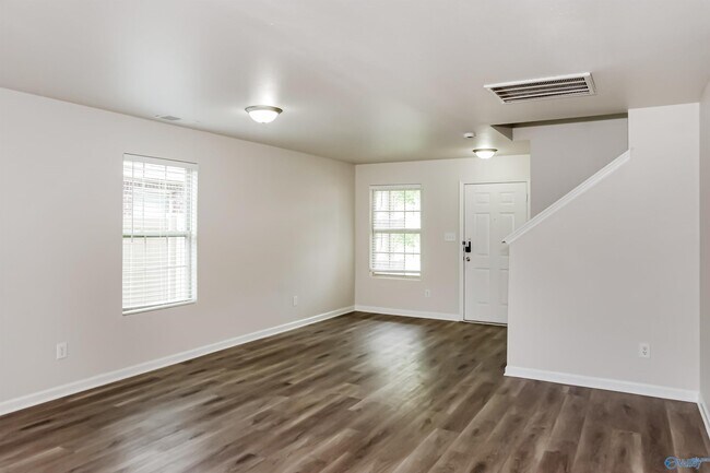 Building Photo - 120 Darrow Creek Dr