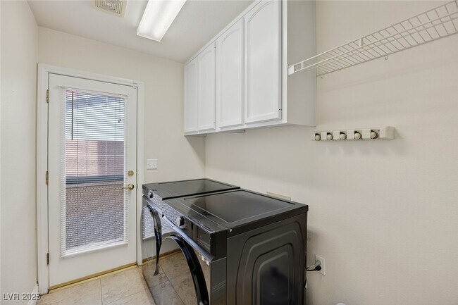 Building Photo - 3708 Dorrington Dr