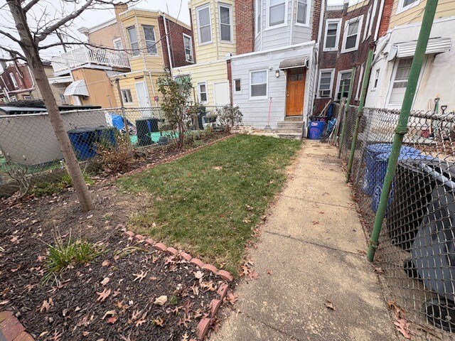 Building Photo - 4941 Darrah St