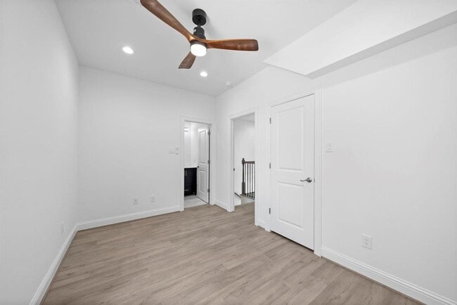 Building Photo - 1221 W 16th St