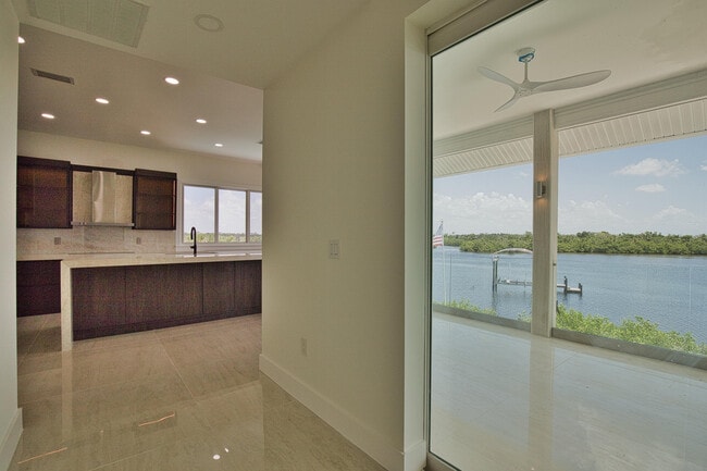 Building Photo - 13064 Via Flavia