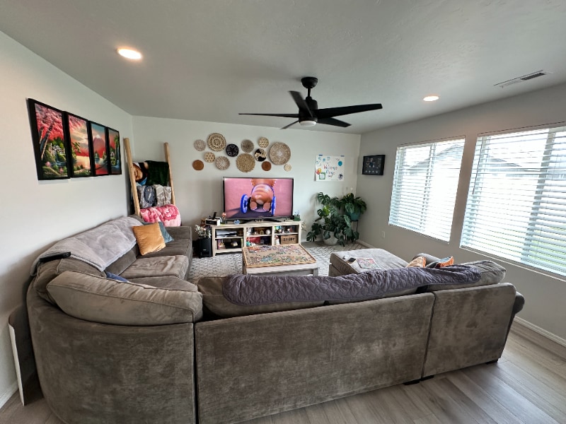 Building Photo - 1860 SW Sharpshinned Ave