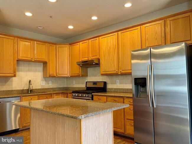 Building Photo - 6036 Helmsman Way