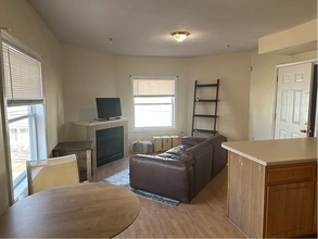 Building Photo - Comfortable 1BR Condo with Assigned Parking at $1200 in Ware, MA