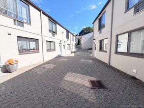 Building Photo - 84 Taylor Ave