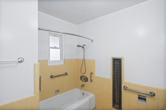 Building Photo - 4105 Irving Pl