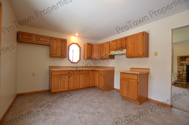 Building Photo - 619 Hays St