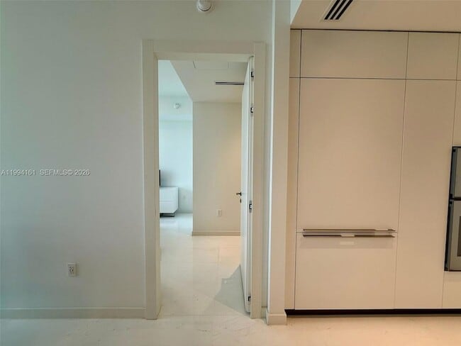 Building Photo - 300 Biscayne Blvd Way