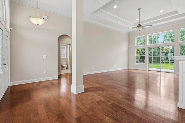 Building Photo - 9060 Abingdon Dr