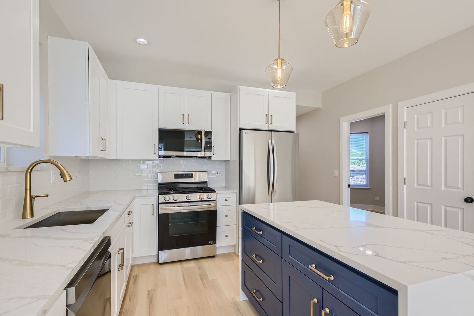 Building Photo - 4908 N Rockwell St