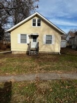 Building Photo - 912 Iowa St