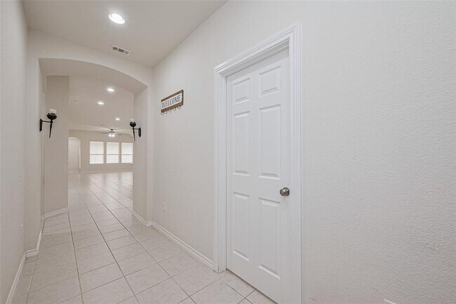 Building Photo - 6723 Widdenbrook Trace