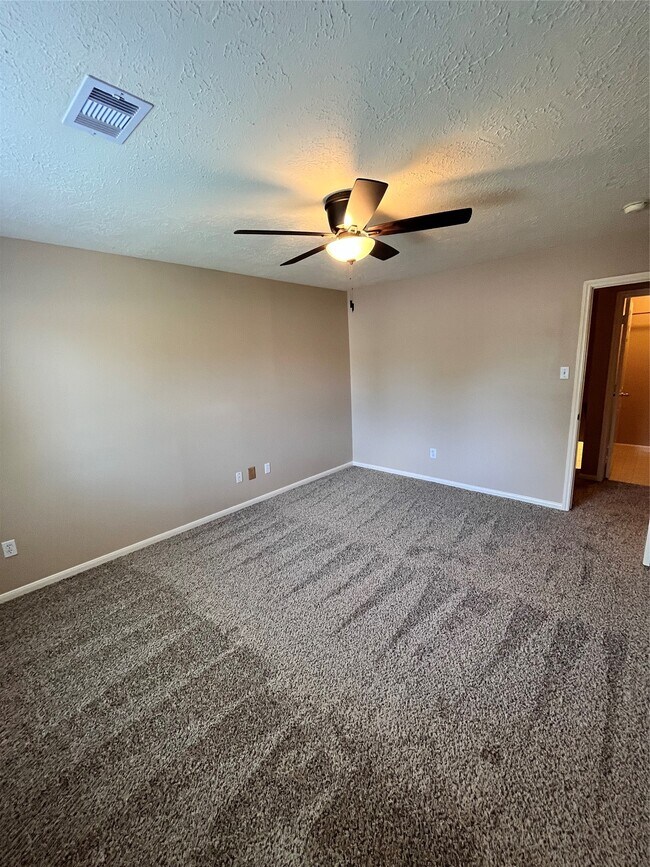 Building Photo - 16118 Cypress Valley Dr