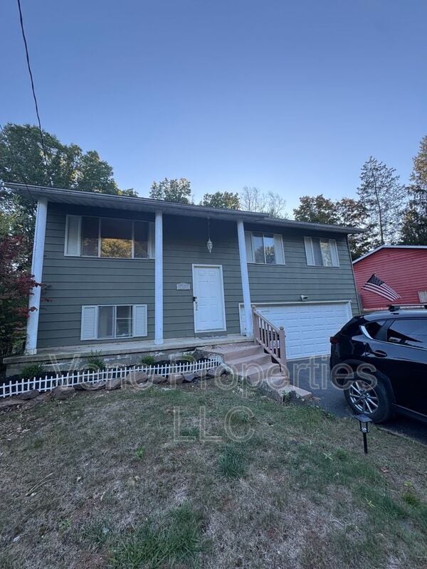 Building Photo - 13 Orenda Spring Dr