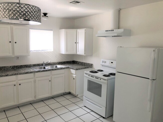 Building Photo - 1329 Oahu St