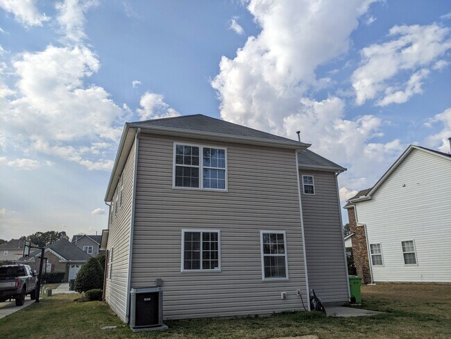 Building Photo - 3741 Tryon Ridge Dr